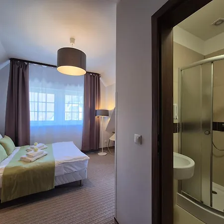 Na Cichej 3* شكلارسكا بوريبا